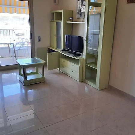 Apartment Con Piscina, En Primera Linia De Mar.