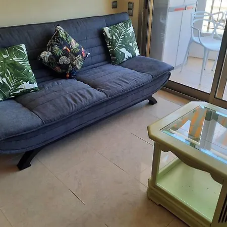 Con Piscina, En Primera Linia De Mar. Apartment