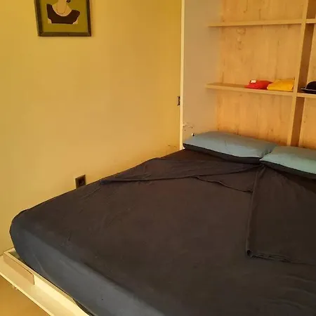 Con Piscina, En Primera Linia De Mar. *